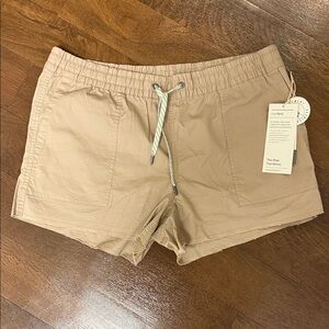 Vuori Women's Tan Cargo Shorts